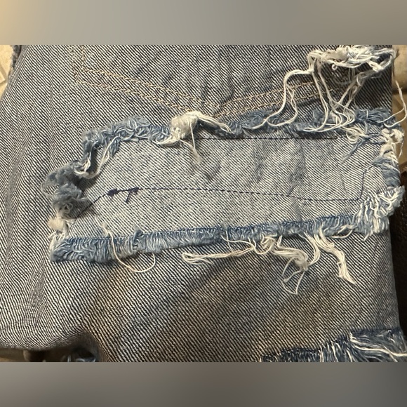 American Eagle 90’s Boyfriend Blue Distressed Jean Shorts - Picture 12 of 15